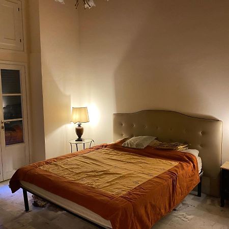 Renovated Apartment With 3 Bedrooms In An Historic Palazzo Between Port And Old Town Livorno Bagian luar foto