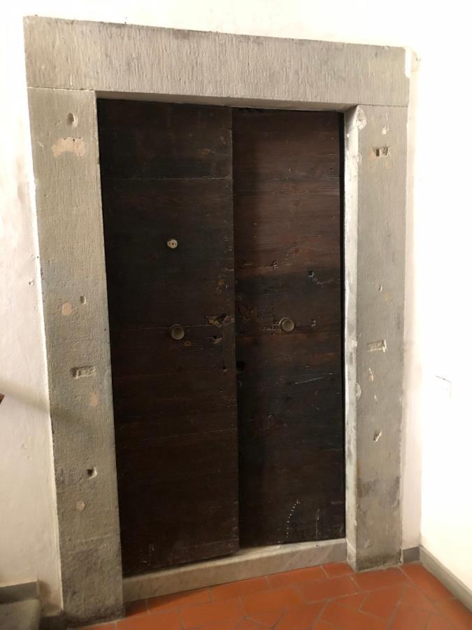 Renovated Apartment With 3 Bedrooms In An Historic Palazzo Between Port And Old Town Livorno Bagian luar foto