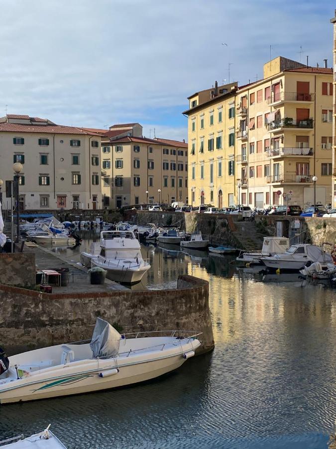 Renovated Apartment With 3 Bedrooms In An Historic Palazzo Between Port And Old Town Livorno Bagian luar foto
