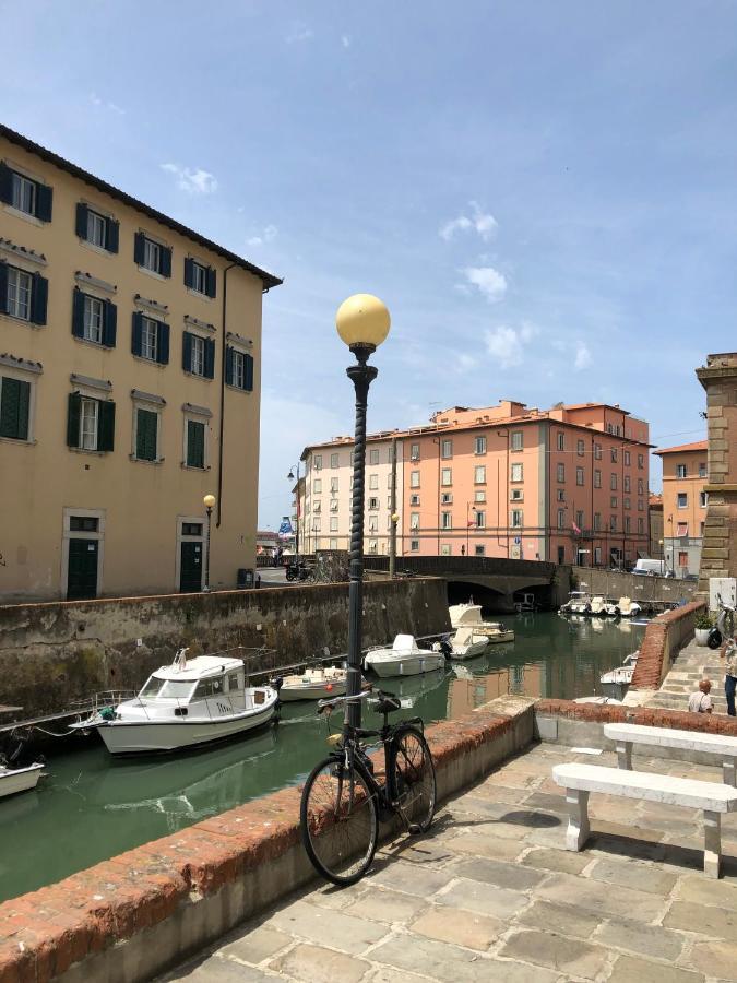 Renovated Apartment With 3 Bedrooms In An Historic Palazzo Between Port And Old Town Livorno Bagian luar foto