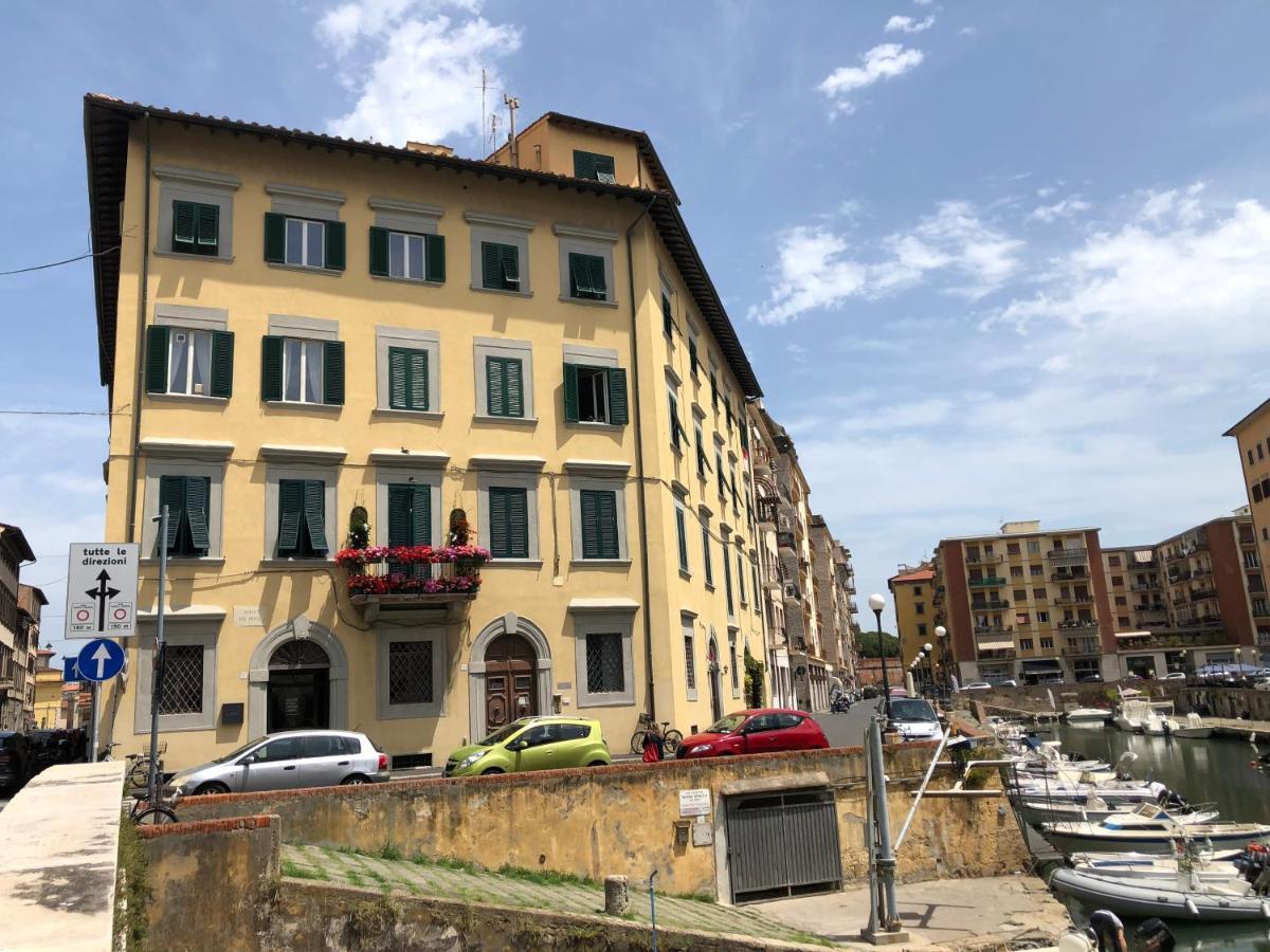 Renovated Apartment With 3 Bedrooms In An Historic Palazzo Between Port And Old Town Livorno Bagian luar foto