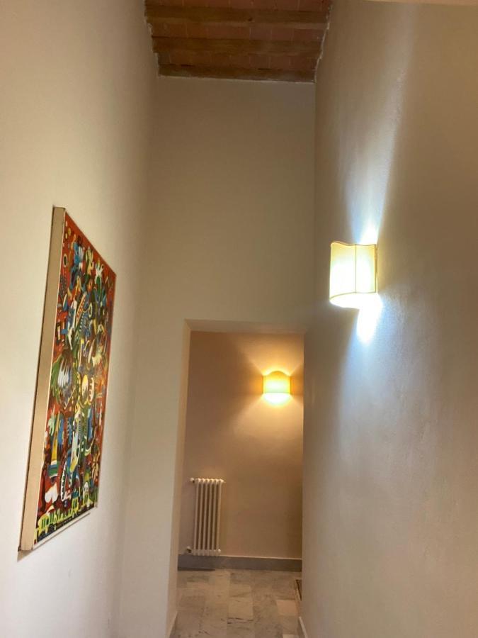 Renovated Apartment With 3 Bedrooms In An Historic Palazzo Between Port And Old Town Livorno Bagian luar foto